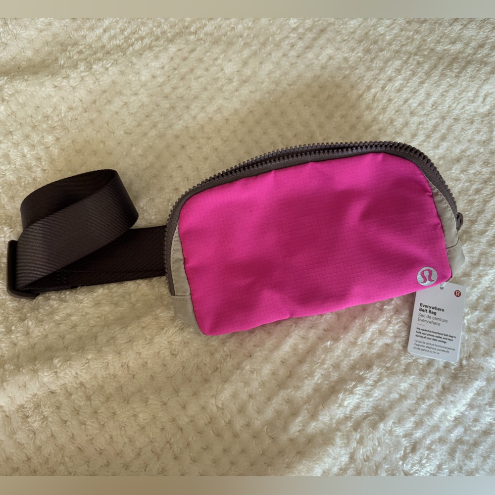 Lululemon Everywhere Belt Bag